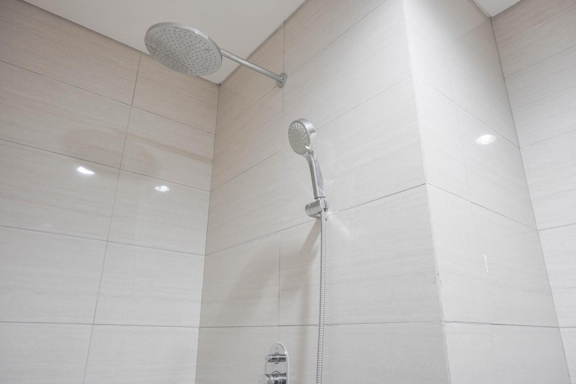 And Fancy 1br At Ciputra International By Travelio Apartemen